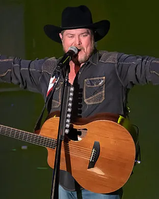 Tracy Lawrence Greenville